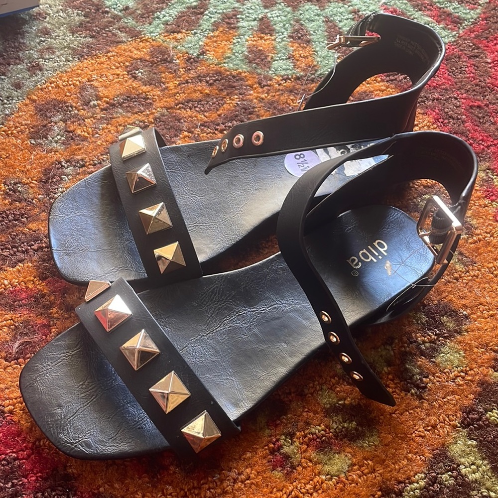 Diba sandals black with strap and gold studs size 8 1/2 new with tags